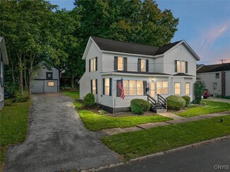 34 State St, Phoenix, NY 13135