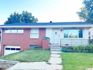 7516 Richmond Dr, Omaha, NE 68134
