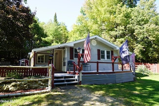 26 Rays Rd, Warrensburg, NY 12885