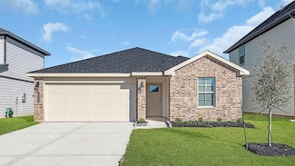 409 Amy St, Angleton, TX 77515