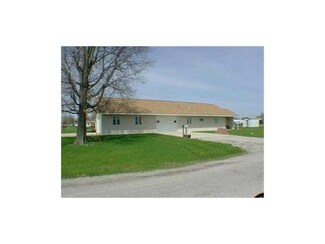 404 4th St, Belle Plaine, IA 52208