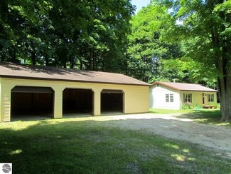 119 Chippewa Trail, Buckley, MI 49620