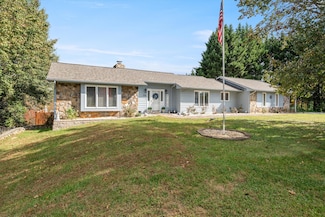 108 Regency Dr, Goodview, VA 24095
