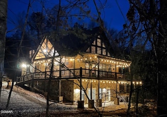 2462 Misty Shadows Dr, Sevierville, TN 37862