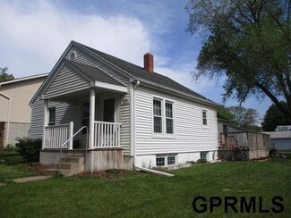 1227 6 St, Fairbury, NE 68352