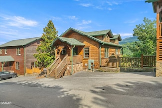 812 Resort Way, Gatlinburg, TN 37738