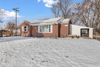 15365 Frazho Rd, Roseville, MI 48066