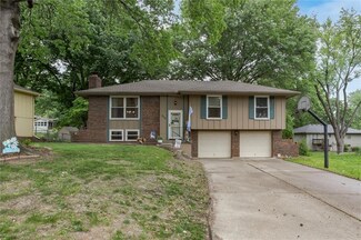 513 NE Grant Dr, Blue Springs, MO 64014