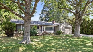 2121 E Jackson St, Medford, OR 97504