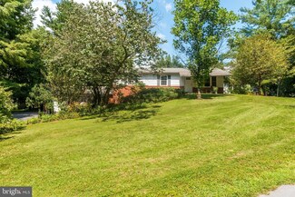 298 Weeping Willow Rd, Falling Waters, WV 25419