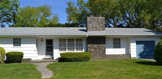 65 Theresa St, South Dartmouth, MA 02748