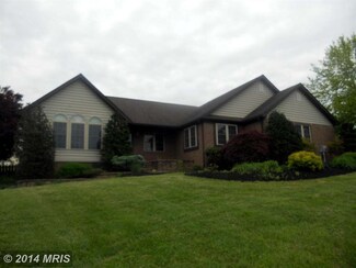 27 Dogwood Manor Dr, Shenandoah Junction, WV 25442