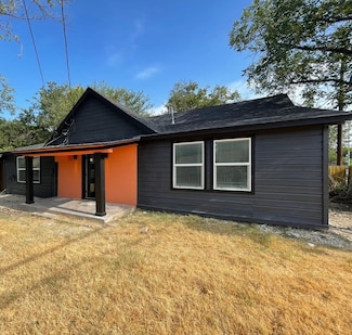 214 N Roberts Rd, Cedar Hill, TX 75104