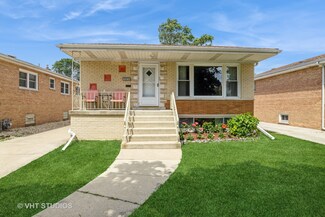 9212 S Avers Ave, Evergreen Park, IL 60805