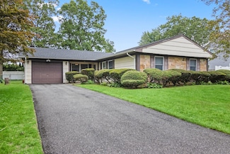 20 Tulip Hill Ln, South Setauket, NY 11720