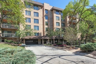 1771 Mission Hills Rd Unit 112, Northbrook, IL 60062