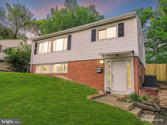 1912 Richmond Ave, Woodbridge, VA 22191