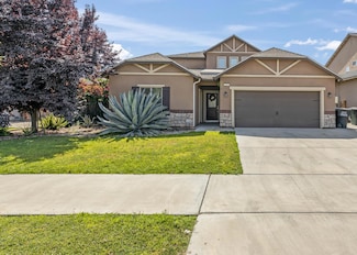 2315 N Shady St, Visalia, CA 93291