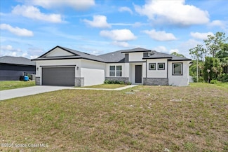 574 Fonsica St, Palm Bay, FL 32908