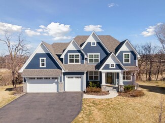 9160 Eagle Ct, Chanhassen, MN 55317