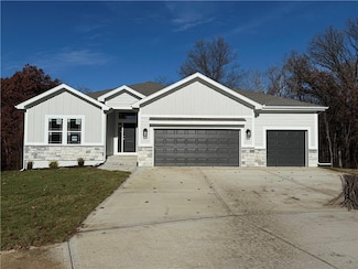 1300 Melissa Ct, Kearney, MO 64060