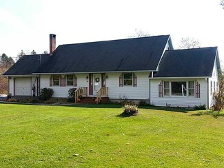 18 Ingraham St, Manchester, ME 04351
