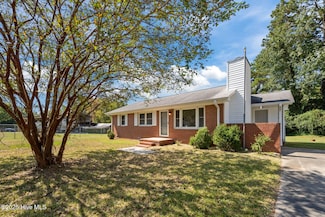 2503 Country Club Rd, Jacksonville, NC 28546