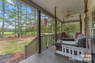 10560 Lake Royalle Rd, Spring Hope, NC 27882