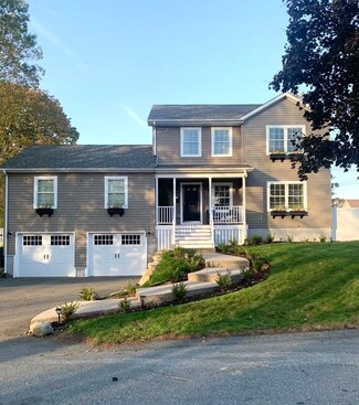 462 Mohawk Rd, Somerset, MA 02726