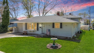 1083 Kenwood St, Green Bay, WI 54304