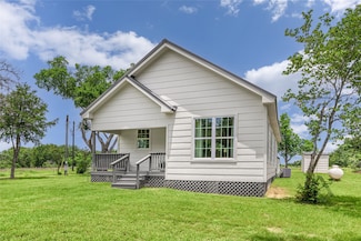 6758 Colvin Rd, Burton, TX 77835