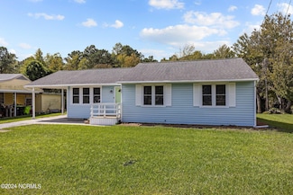 647 W Shore Dr, Swansboro, NC 28584