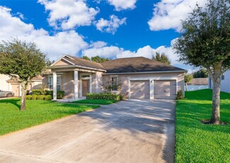 587 Mary Paula Dr, Apopka, FL 32712
