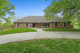 17610 Riverbend Rd, Kearney, MO 64060
