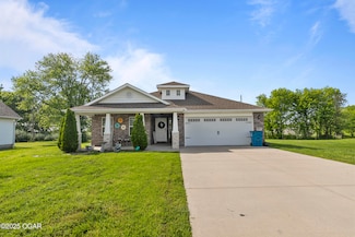 3042 Fairway Cir, Neosho, MO 64850
