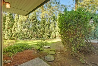 17431 Ambaum Blvd S Unit C44, Seattle, WA 98148