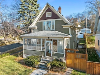 114 Bates Ave, Saint Paul, MN 55106