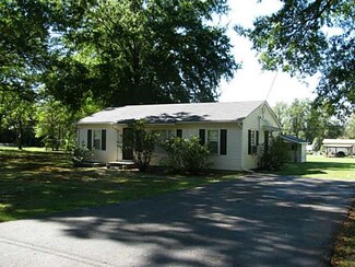 150 Shady Ln, Saltillo, TN 38370