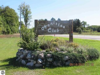 391 Kleehammer Club Dr, Kalkaska, MI 49646