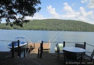 8 Ledgewood Dr, Sherman, CT 06784