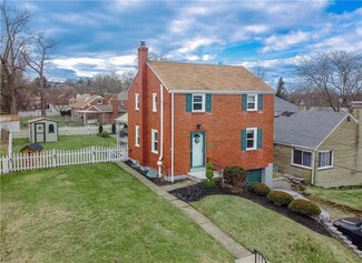 1621 Greencrest Dr, Pittsburgh, PA 15226