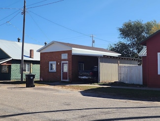 226 Main St, New Albin, IA 52160