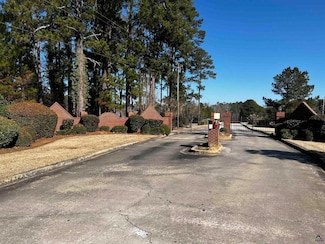 1134 Porter Cir, Gray, GA 31032