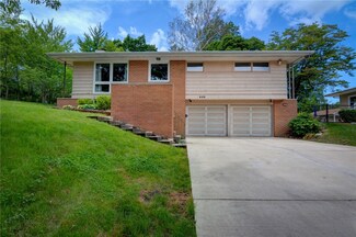 535 N Country Club Rd, Decatur, IL 62521