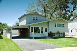 2876 S Scott St, Des Plaines, IL 60018