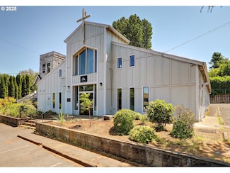 5740 NE Lombard St, Portland, OR 97218