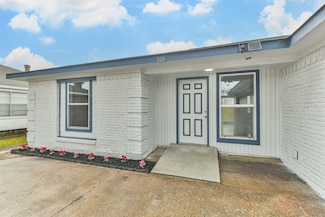 1011 Cedar Post Ct, Tomball, TX 77375