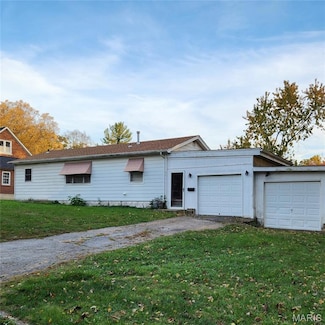 38 S 86th St, Belleville, IL 62223