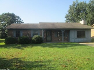 207 Plantation Dr, Lonoke, AR 72086