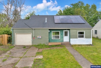 882 Edina Ln NE, Salem, OR 97301